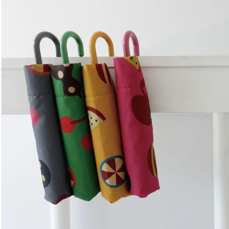 Atsuko Matano アツコ マタノ レトロなプリント 折りたたみ雨傘